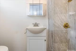 Photo #5: 202604748 Listing 