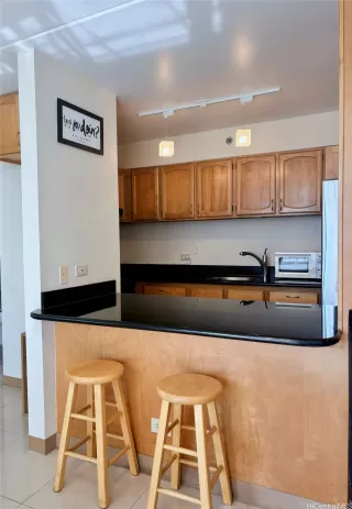 Photo #4: 202604790 Listing 