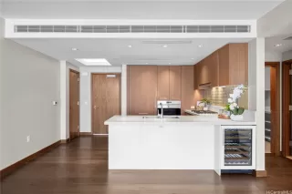 Photo #4: 202604811 Listing 