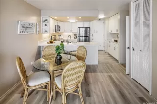 Photo #4: 202604817 Listing 