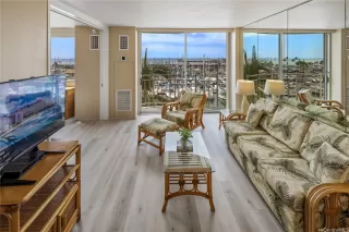 Photo #6: 202604817 Listing 