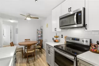 Photo #6: 202604856 Listing 