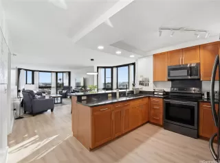 Photo #5: 202604929 Listing 