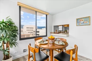 Photo #5: 202604936 Listing 