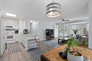 Photo #3: 202604954 Listing 