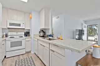 Photo #5: 202604954 Listing 