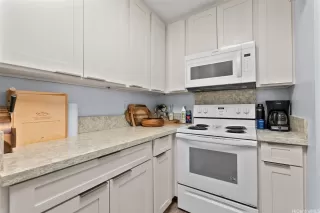 Photo #6: 202604954 Listing 