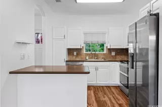 Photo #4: 202604956 Listing 