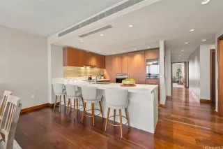 Photo #3: 202604963 Listing 