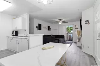 Photo #3: 202604970 Listing 