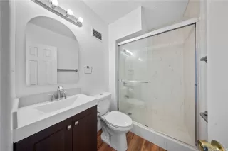 Photo #2: 202604973 Listing 