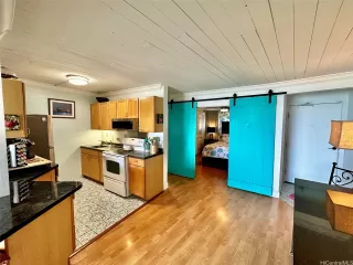 Photo #6: 202605039 Listing 