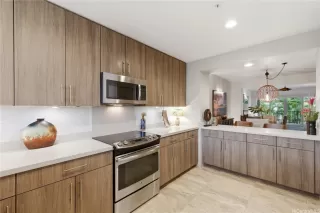 Photo #5: 202605046 Listing 