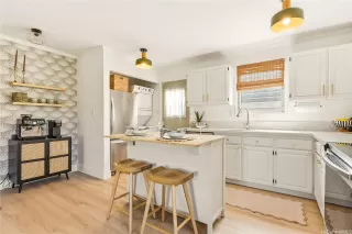 Photo #5: 202605051 Listing 