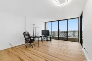 Photo #4: 202605095 Listing 