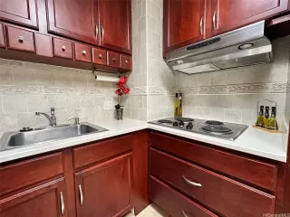 Photo #6: 202605297 Listing 