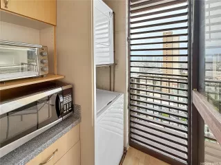 Photo #6: 202605351 Listing 