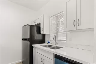 Photo #3: 202605400 Listing 