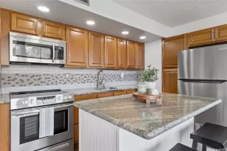 Photo #2: 202605438 Listing 