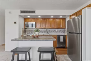 Photo #3: 202605438 Listing 