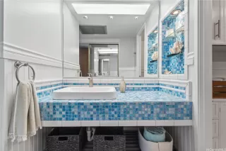 Photo #5: 202605438 Listing 