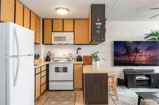 Photo #4: 202605447 Listing 