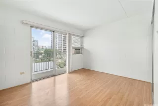 Photo #4: 202605481 Listing 