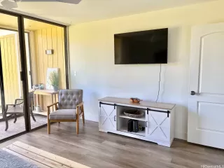 Photo #5: 202605493 Listing 