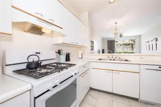 Photo #4: 202605498 Listing 