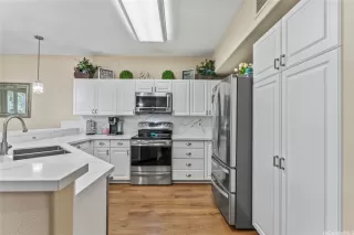 Photo #5: 202605526 Listing 