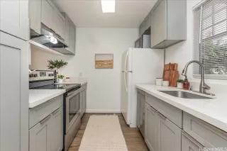 Photo #4: 202605546 Listing 