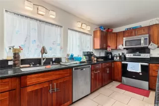 Photo #4: 202605565 Listing 