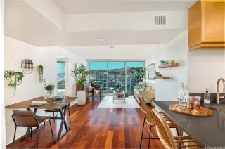 Photo #5: 202605577 Listing 