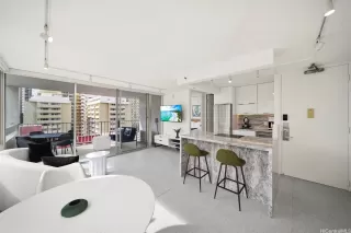 Photo #6: 202605580 Listing 