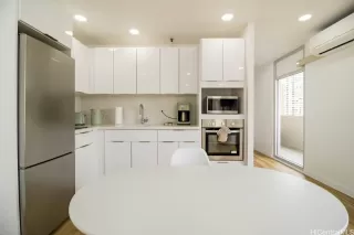 Photo #6: 202605583 Listing 