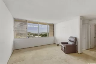 Photo #5: 202605586 Listing 