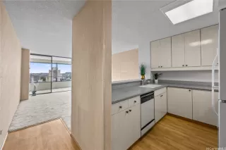 Photo #3: 202605592 Listing 