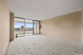 Photo #5: 202605592 Listing 