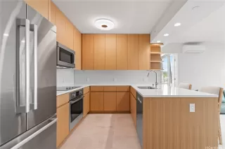 Photo #5: 202605618 Listing 