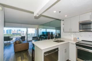 Photo #6: 202605641 Listing 