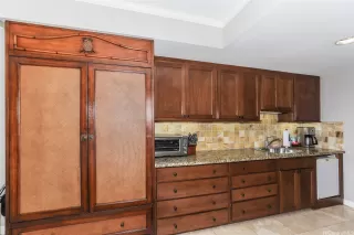 Photo #5: 202605683 Listing 