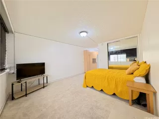 Photo #4: 202605697 Listing 