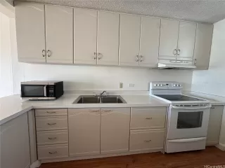 Photo #6: 202605700 Listing 