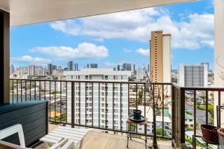 Photo #3: 202605736 Listing 