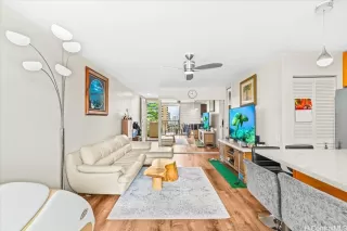 Photo #5: 202605736 Listing 