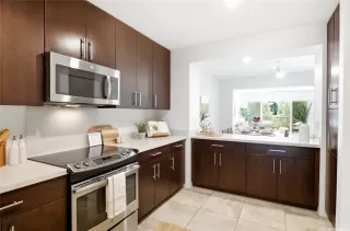 Photo #5: 202605748 Listing 