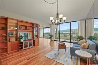 Photo #6: 202605749 Listing 