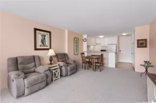 Photo #4: 202605763 Listing 