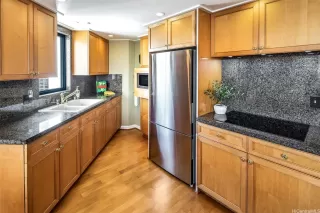 Photo #4: 202605781 Listing 