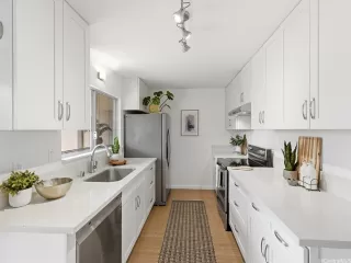 Browse active condo listings in CLUB VIEW GARDENS